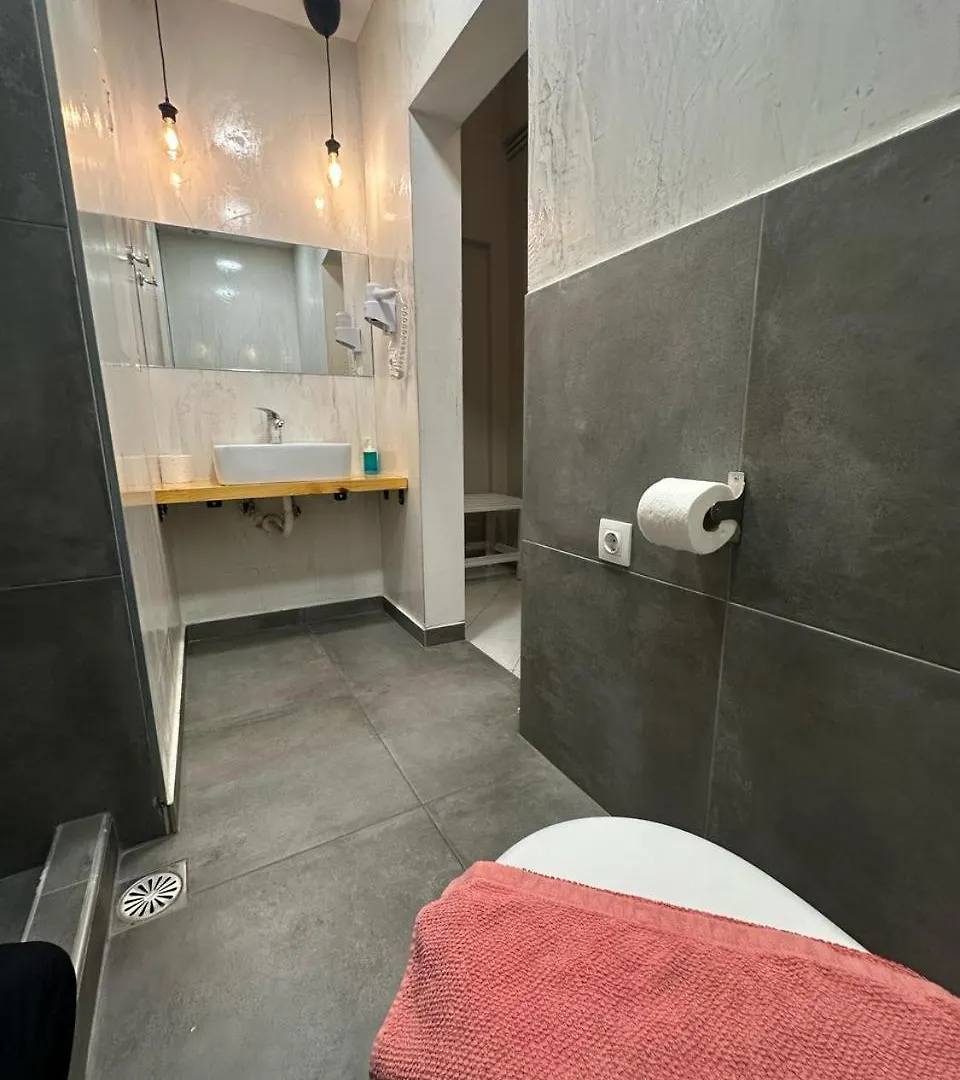 Apartament Thess Rooms Agion Panton 12 Salonic Grecia